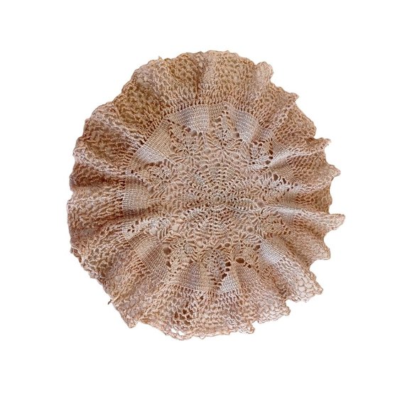 Vintage Grandma's Hand Crochet Ruffled 17" Handmade Beige Table Topper Pineapple - Picture 2 of 7